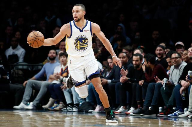 1640179826332037188.jpg 211117115312-nba-stephen-curry-warriors-brooklyn-111621.jpg